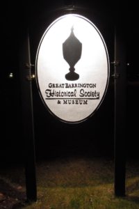 museum-sign-at-night